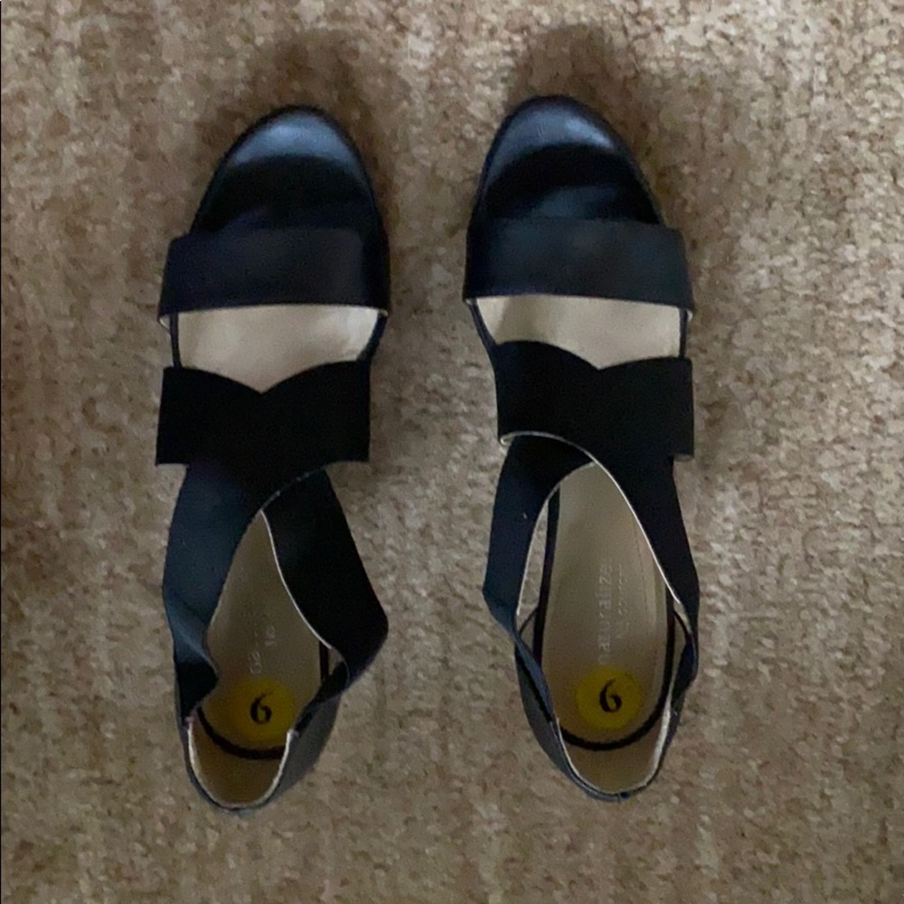 Women’s heels size nine
